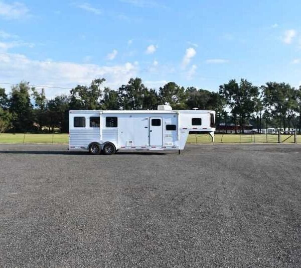 2015 Exiss 7308LQ 3 Horse Trailer with 8' Short Wall